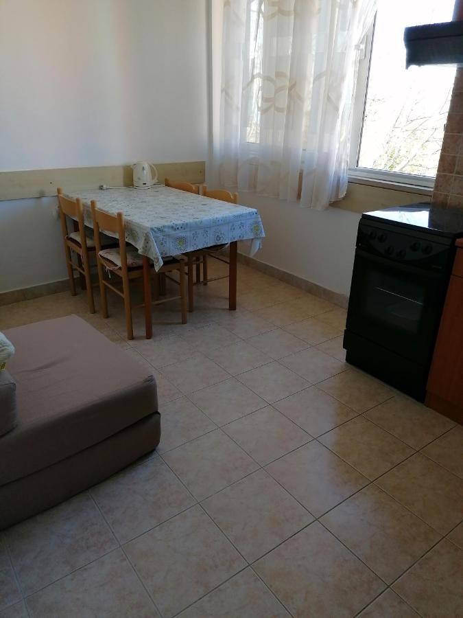 Apartments And Rooms Tomas Podstrana Exterior photo